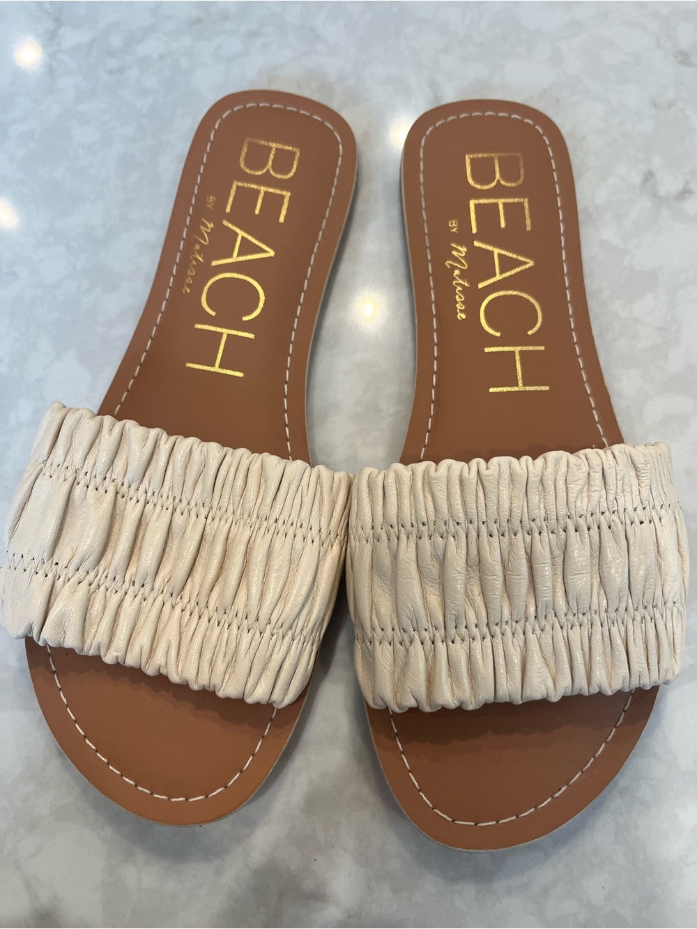 Beach by Matisse cream Ruched Slide Sandals size 7